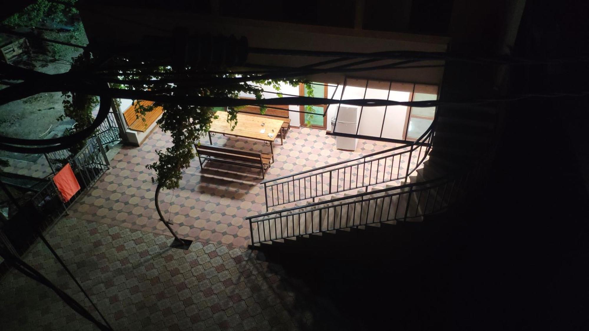 Apex Rest House Of 10 Rooms And Pool Γιερεβάν Εξωτερικό φωτογραφία
