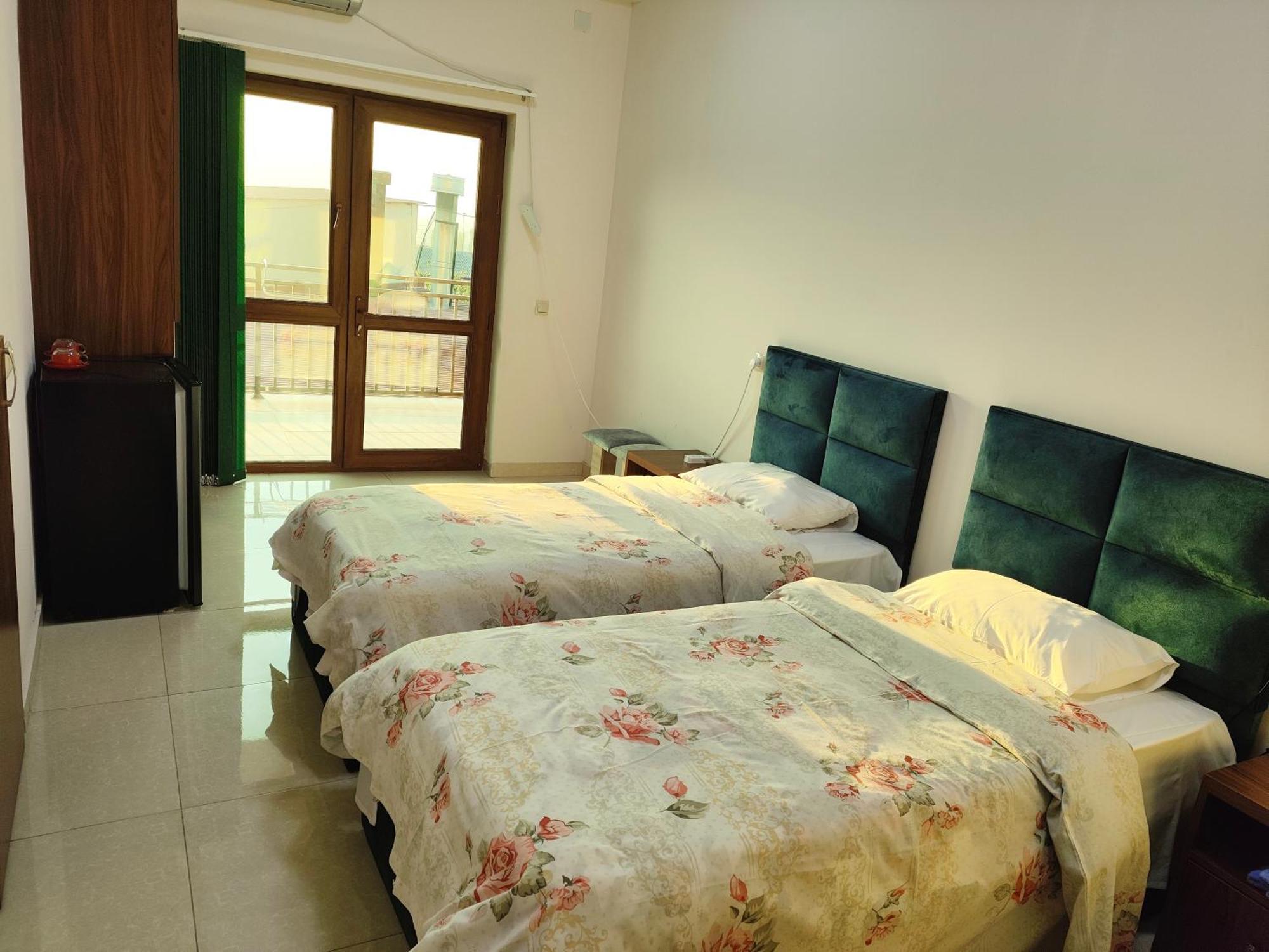 Apex Rest House Of 10 Rooms And Pool Γιερεβάν Εξωτερικό φωτογραφία
