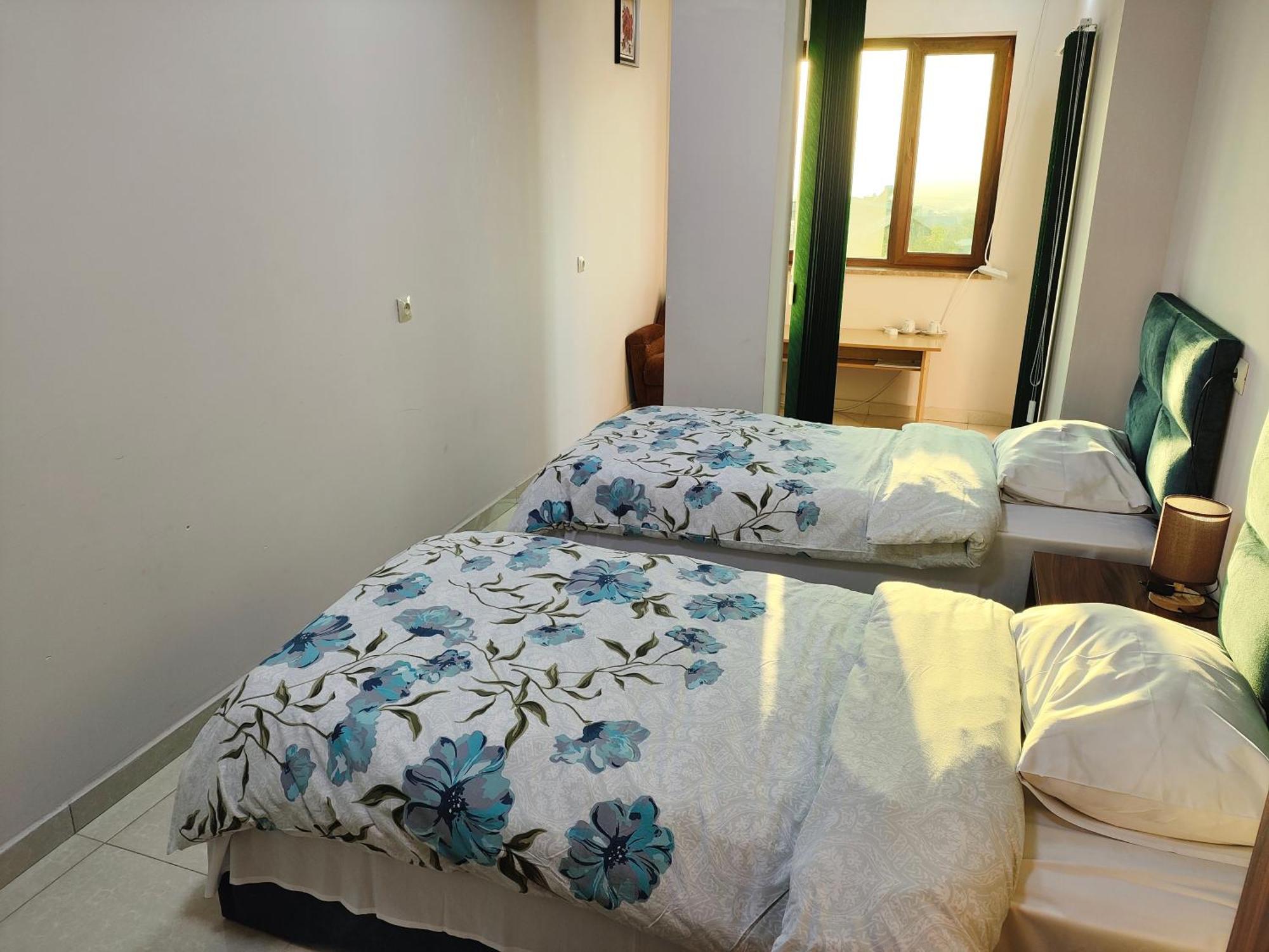 Apex Rest House Of 10 Rooms And Pool Γιερεβάν Εξωτερικό φωτογραφία