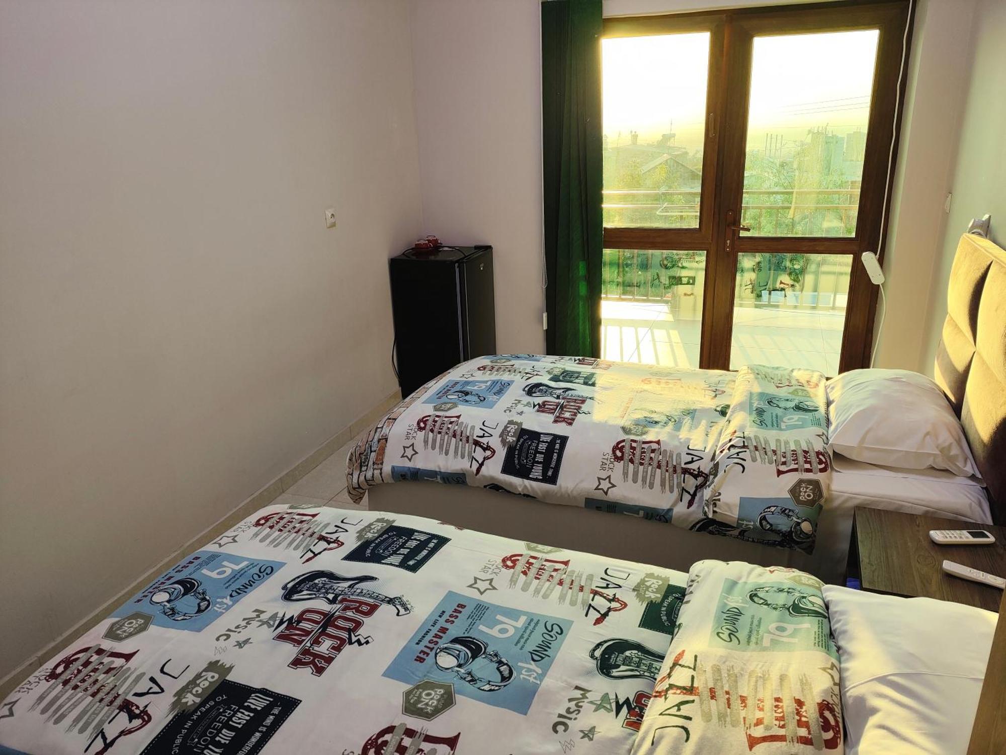Apex Rest House Of 10 Rooms And Pool Γιερεβάν Εξωτερικό φωτογραφία