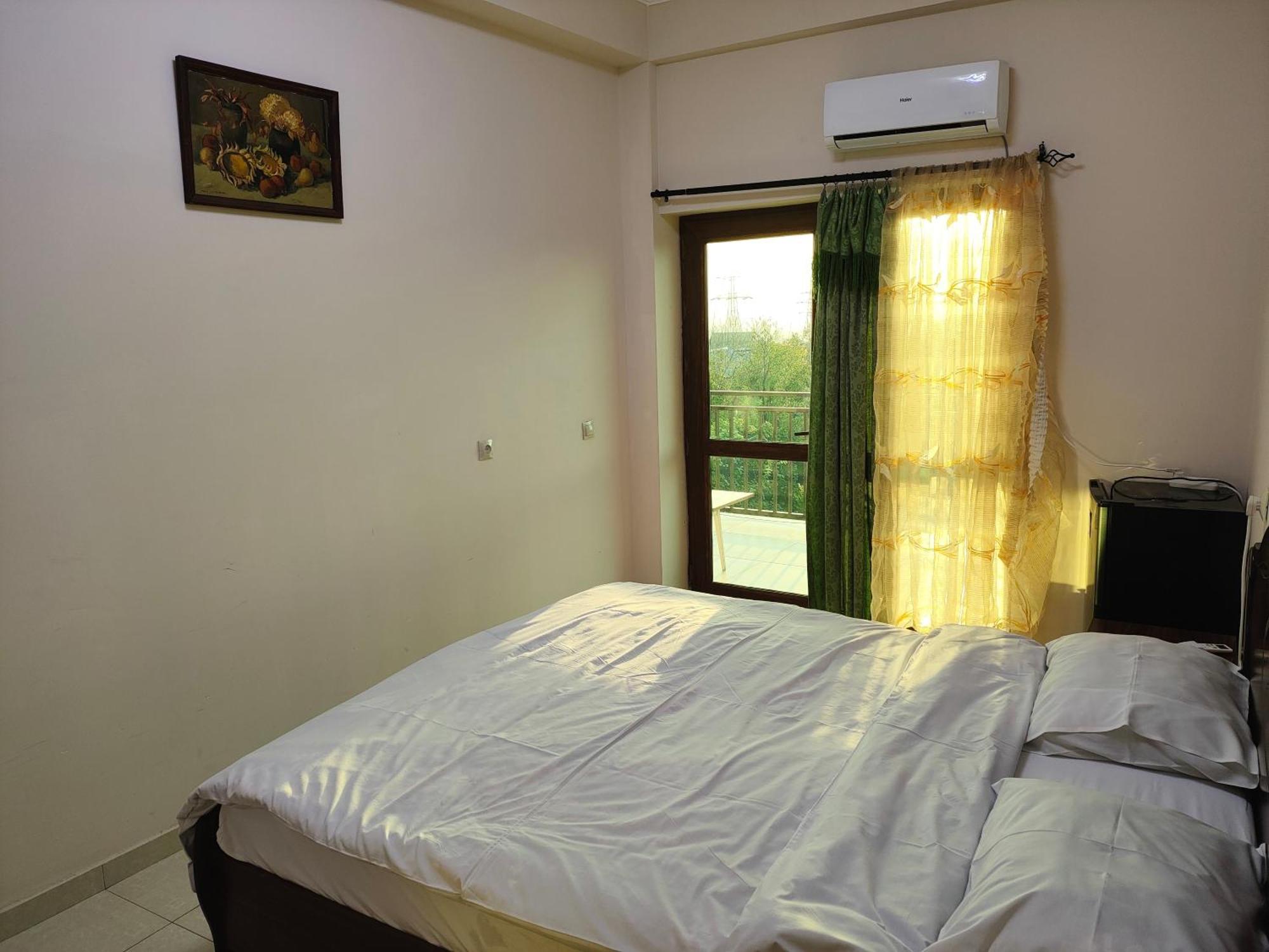 Apex Rest House Of 10 Rooms And Pool Γιερεβάν Εξωτερικό φωτογραφία