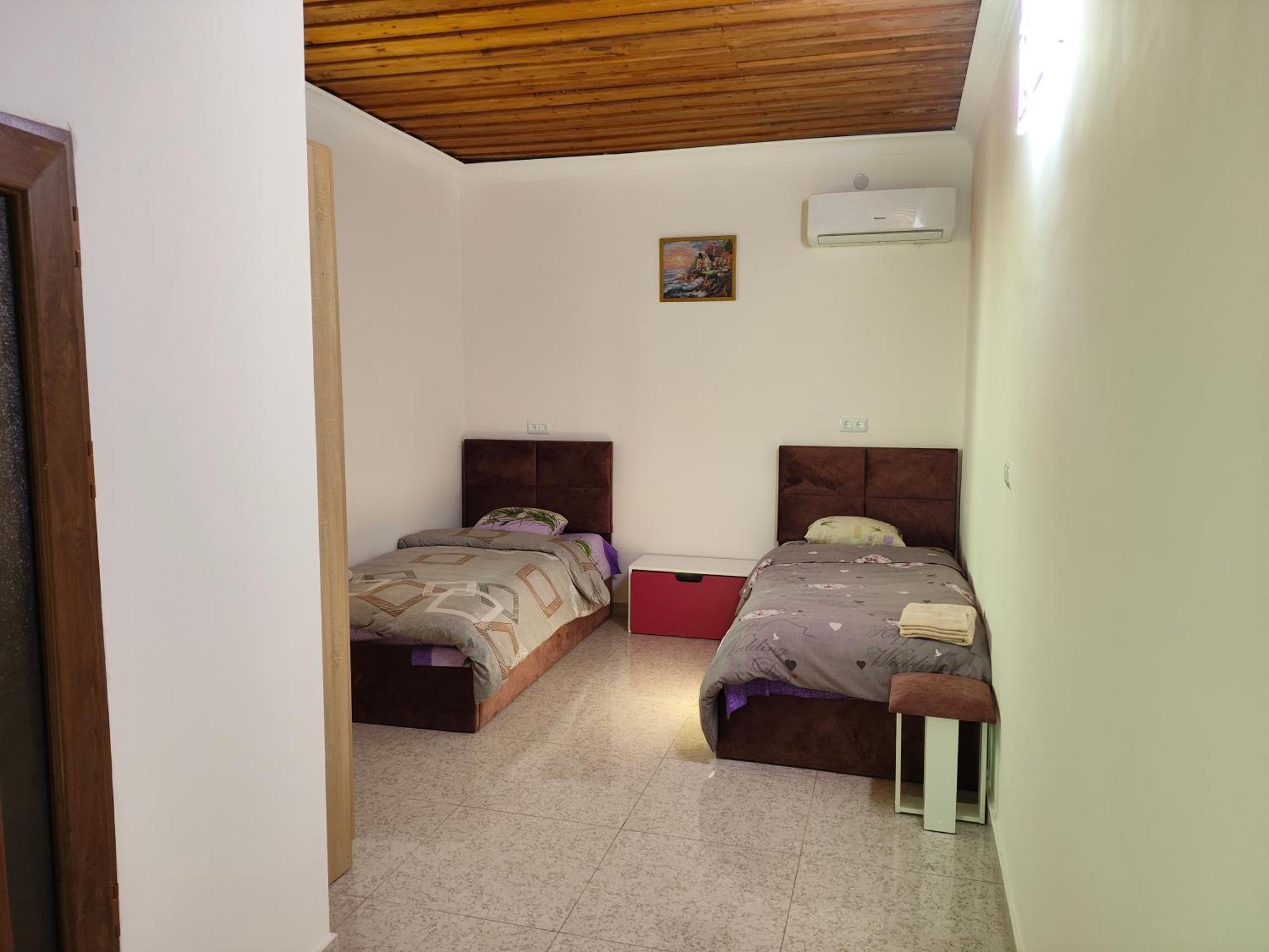 Apex Rest House Of 10 Rooms And Pool Γιερεβάν Εξωτερικό φωτογραφία