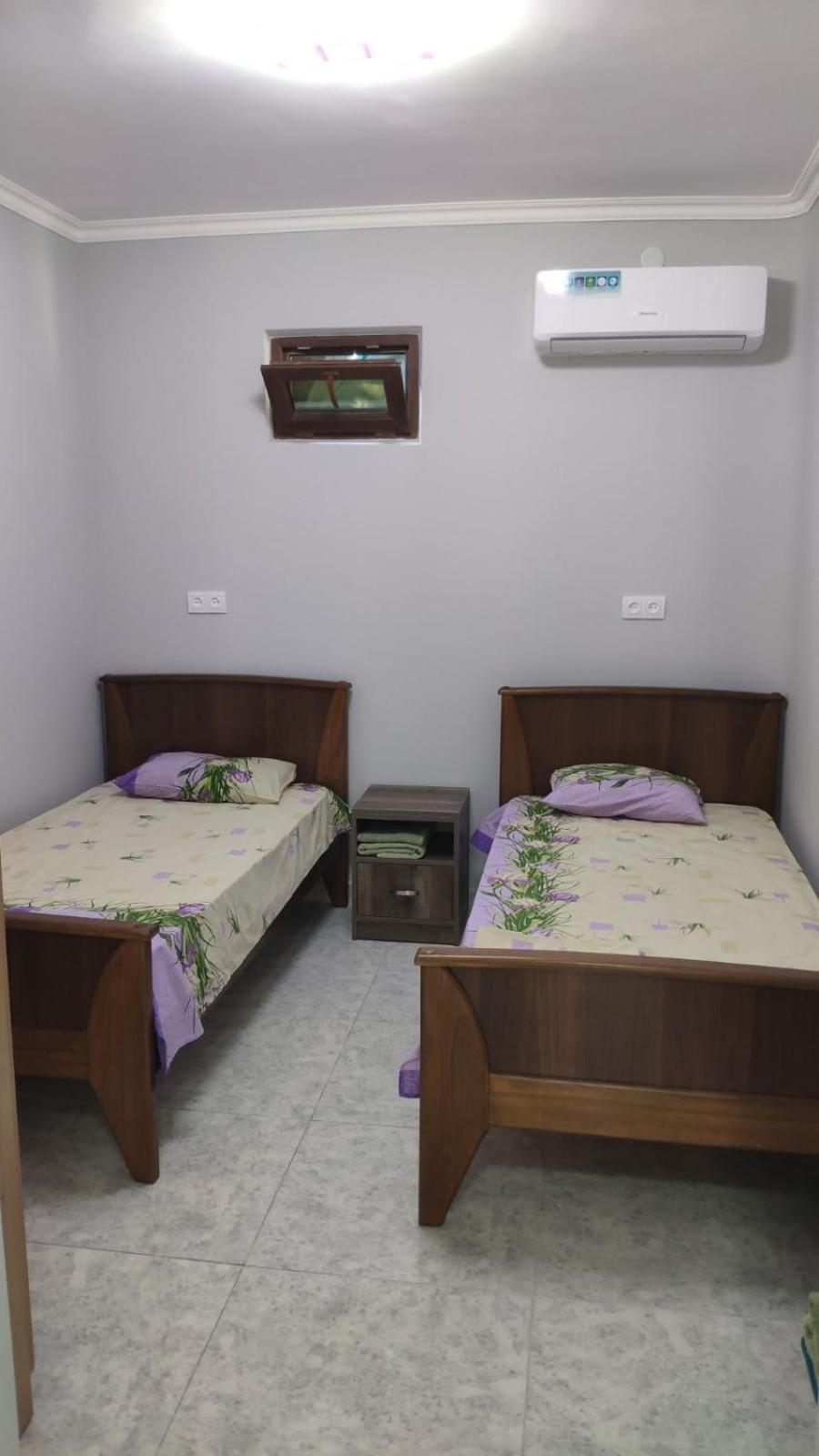 Apex Rest House Of 10 Rooms And Pool Γιερεβάν Εξωτερικό φωτογραφία