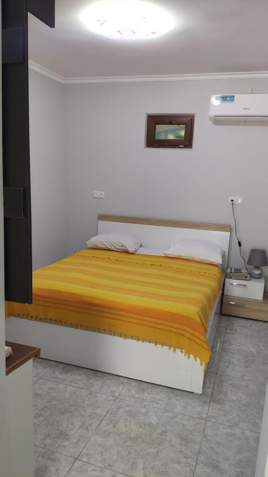 Apex Rest House Of 10 Rooms And Pool Γιερεβάν Εξωτερικό φωτογραφία